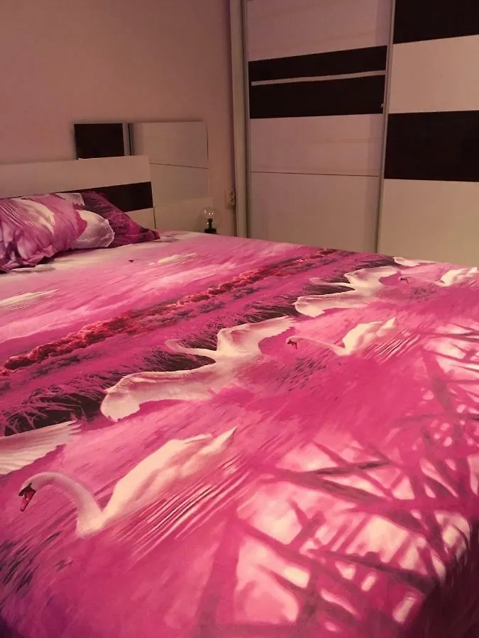 בורגאס Lazur Apartment 0*,