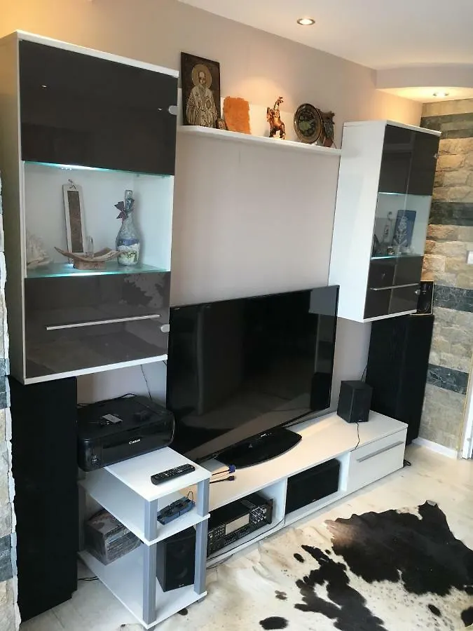 בורגאס Lazur Apartment 0*,